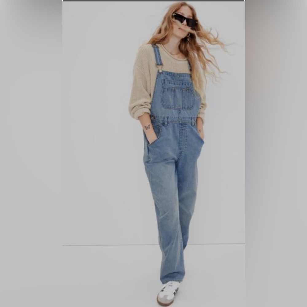 Gap loose overalls